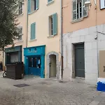 La D'hotel De L'equerre * Tolón