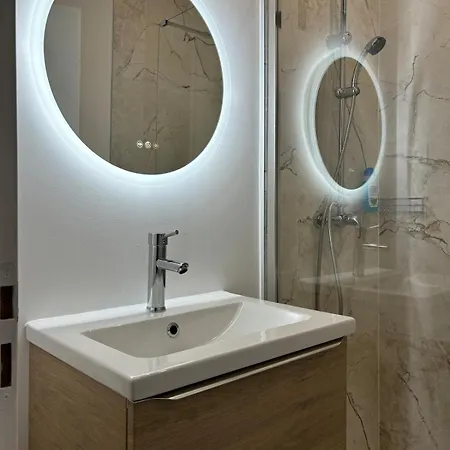 La D'hotel De L'equerre *