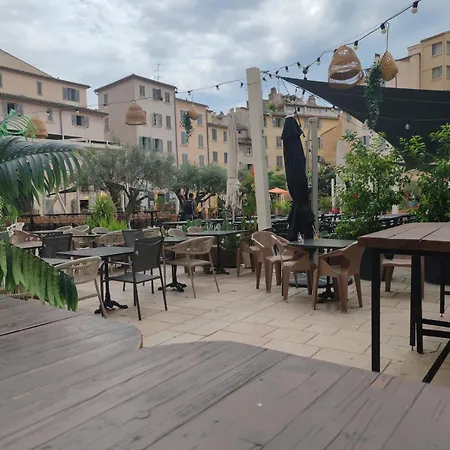 La D'hotel De L'equerre דירה