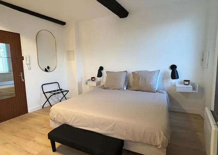 La D'hotel De L'equerre דירה טולון