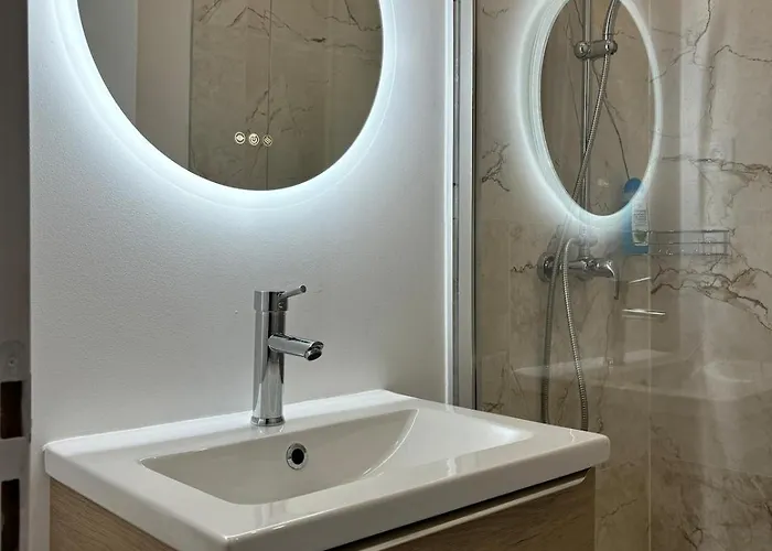 La D'hotel De L'equerre *