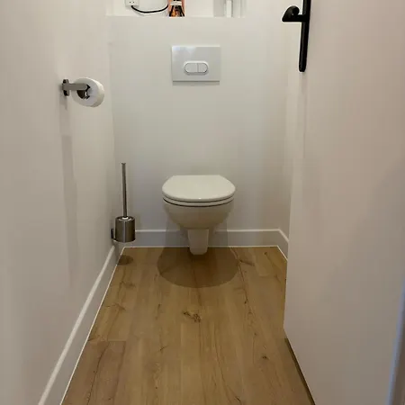 La D'hotel De L'equerre *